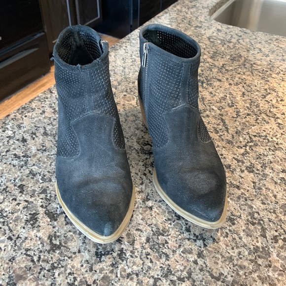 Steve Madden Suede Perforated Booties - Size 9 - Picture 2 of 3